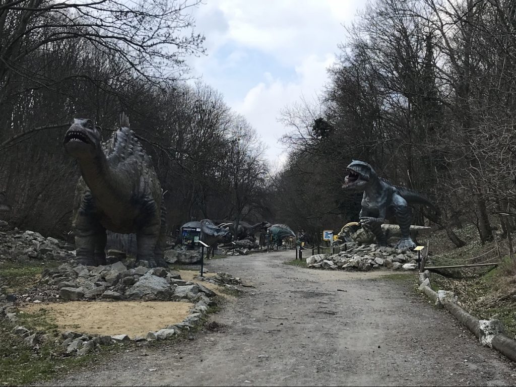 парк динозавров Dinopark