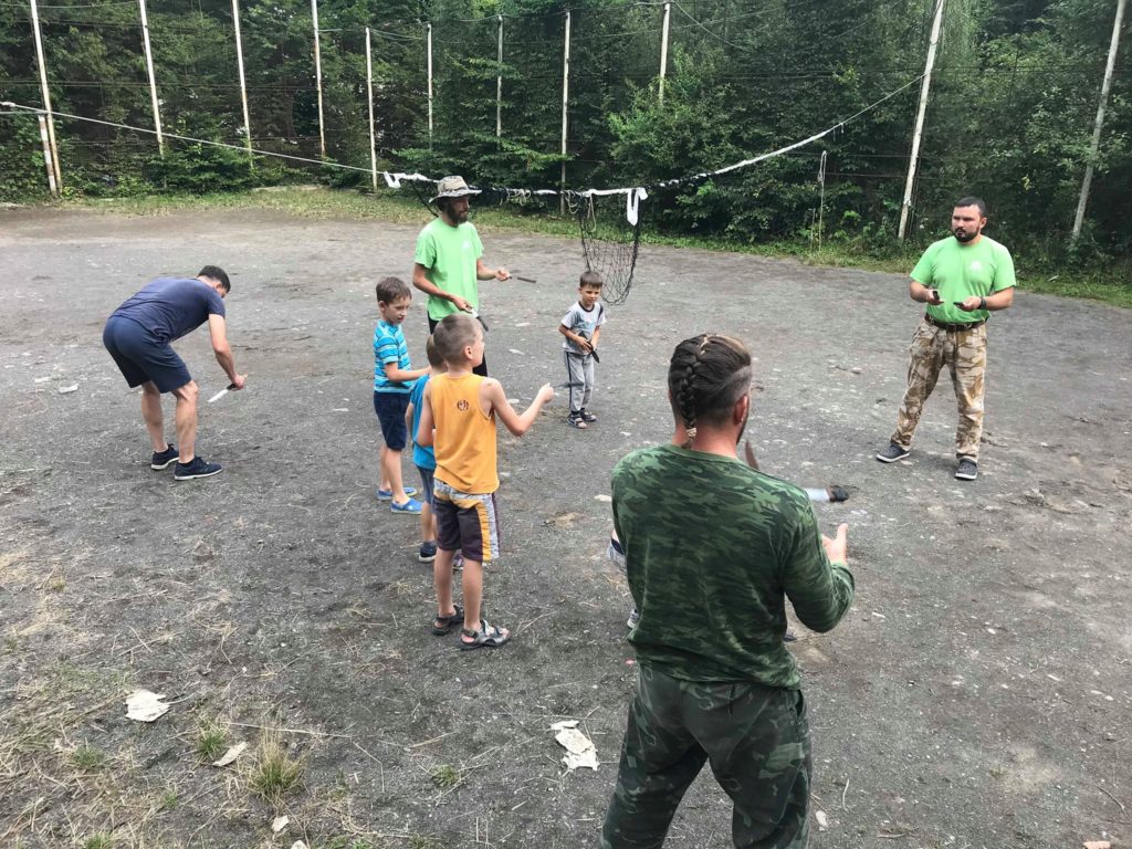 тренировка с ножами